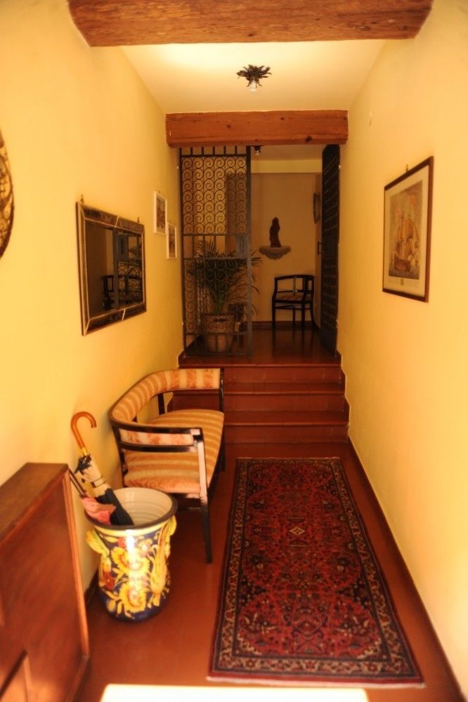 フィレンツェ La Rosa Townhouse Bed & Breakfast エクステリア 写真