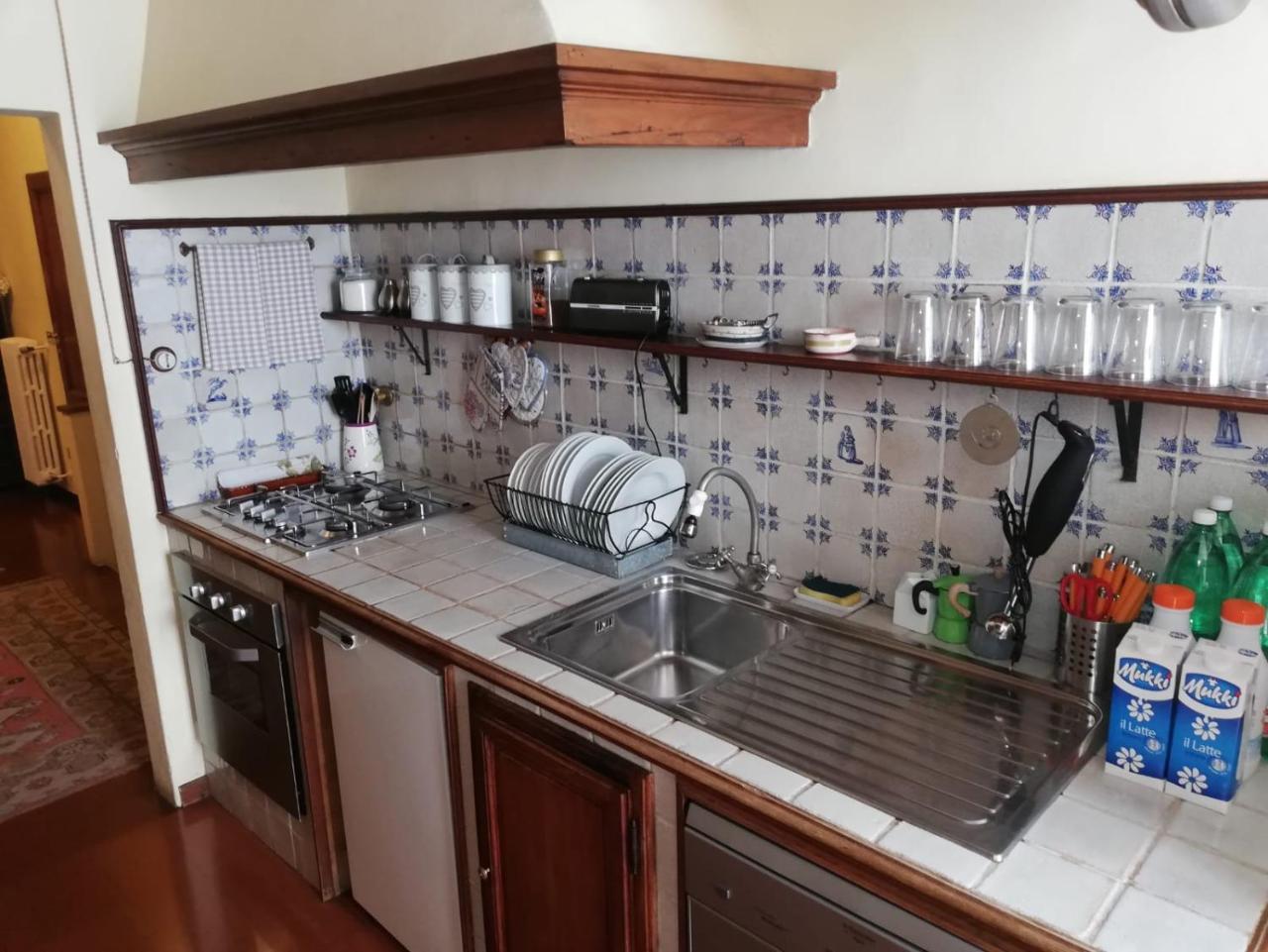フィレンツェ La Rosa Townhouse Bed & Breakfast エクステリア 写真
